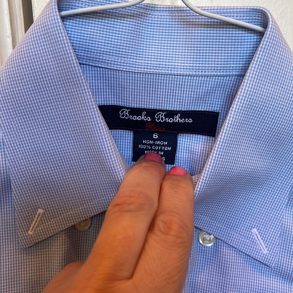 Button down - Picture 3 of 3